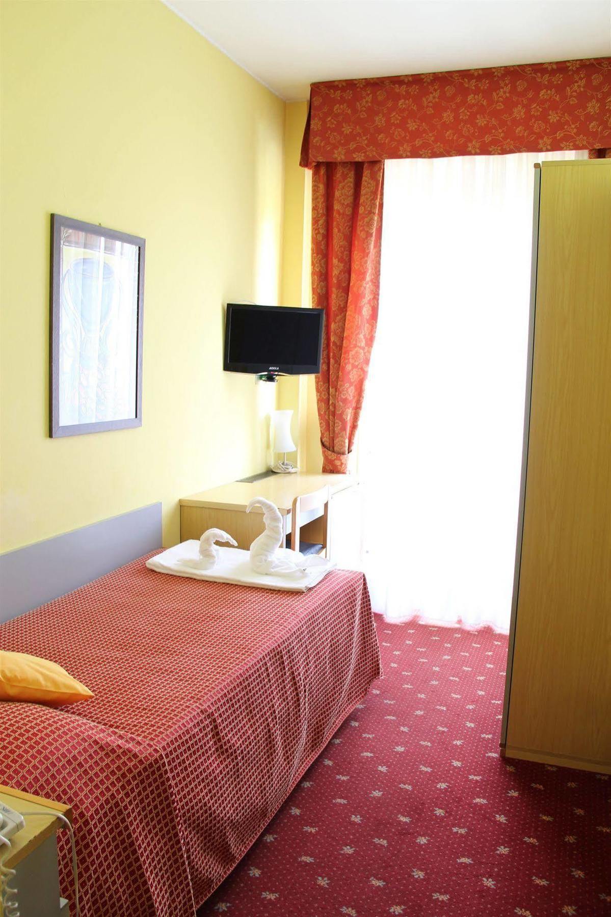 Hotel Lugano Милан Экстерьер фото